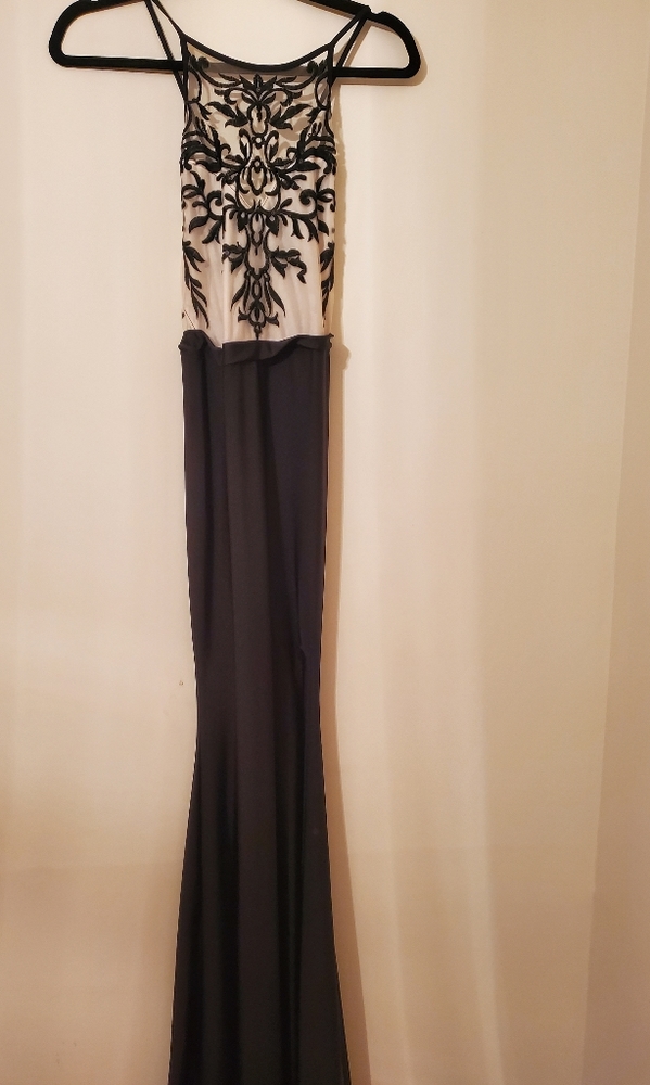 Dress - Picture 4 of 4